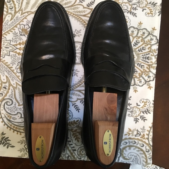 tod's black leather loafers